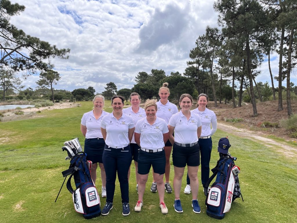 Ladies in Troia royal navy golf